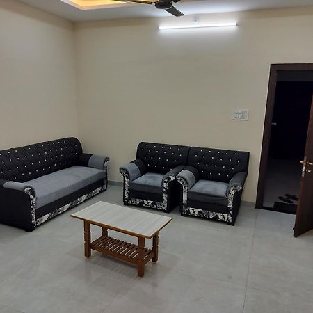 Shiv Shakti Homestay Ujjain Eksteriør billede
